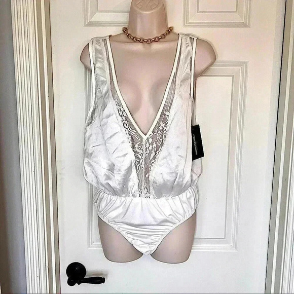 Pretty Little Thing Women’s Size 10 Ivory Lace Intimates Bodysuit Stretch NWT - Picture 1 of 9
